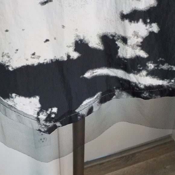 Blk/White Crisp Mini Dress - Picture 8 of 13